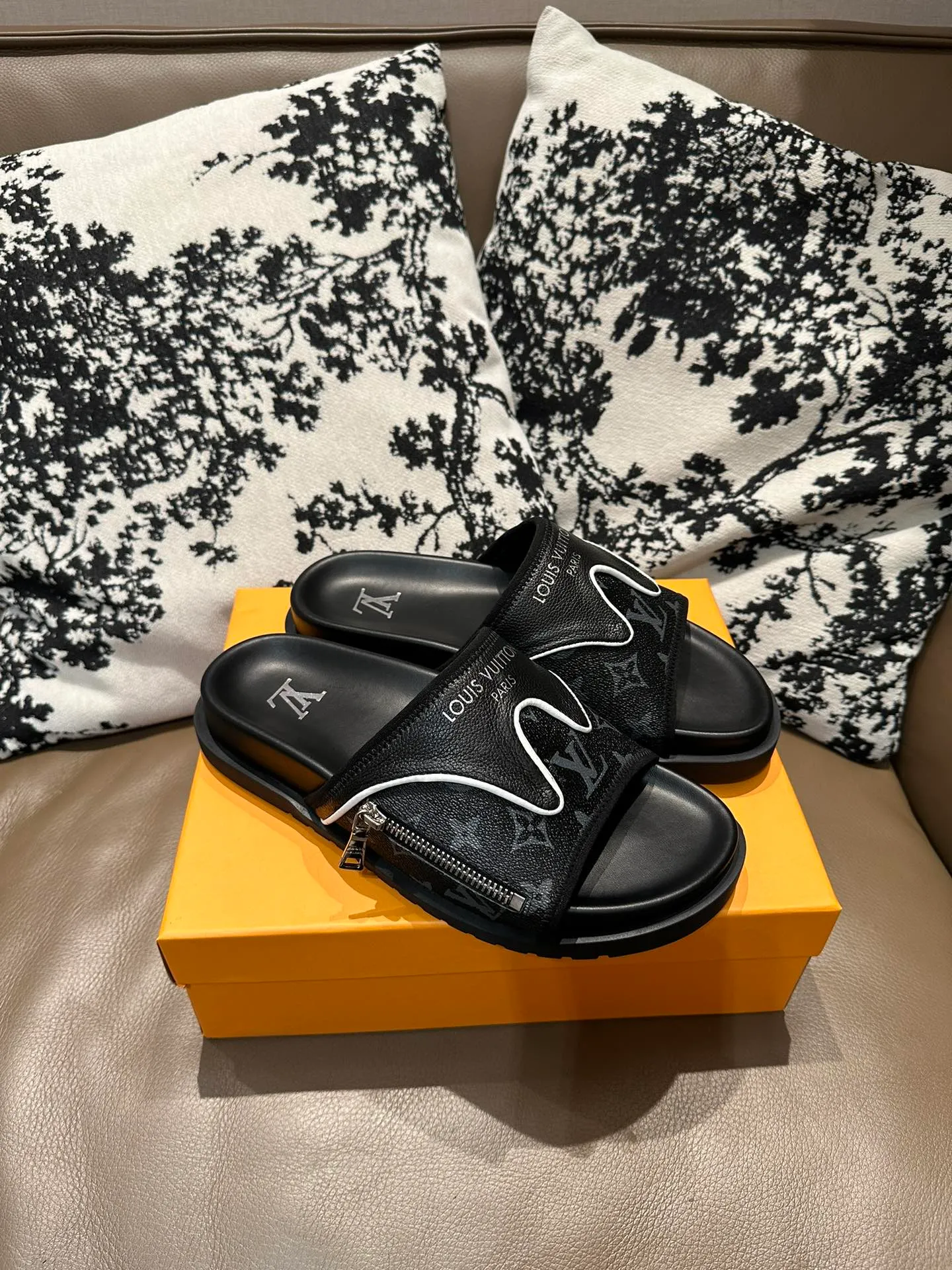 Men's shoes 💰340💰 LV zipper new style, cowhide surface, sheepskin lining, size 36-46